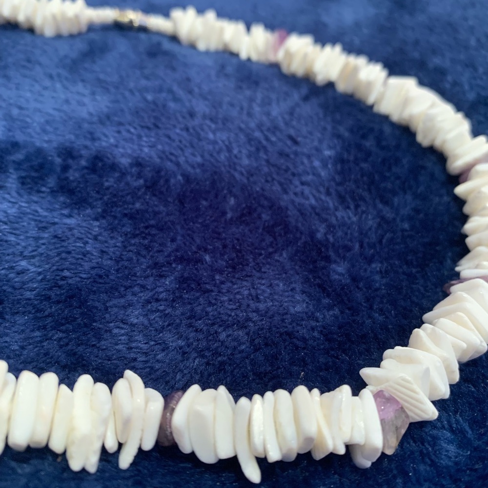 Vintage DISNEY WORLD PUKA Shell Necklace